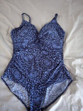 L.L.Bean Plus size Swimsuit Ruched Tummy Control Blue for Women size18